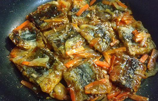 さんまのソテー野菜とからませる